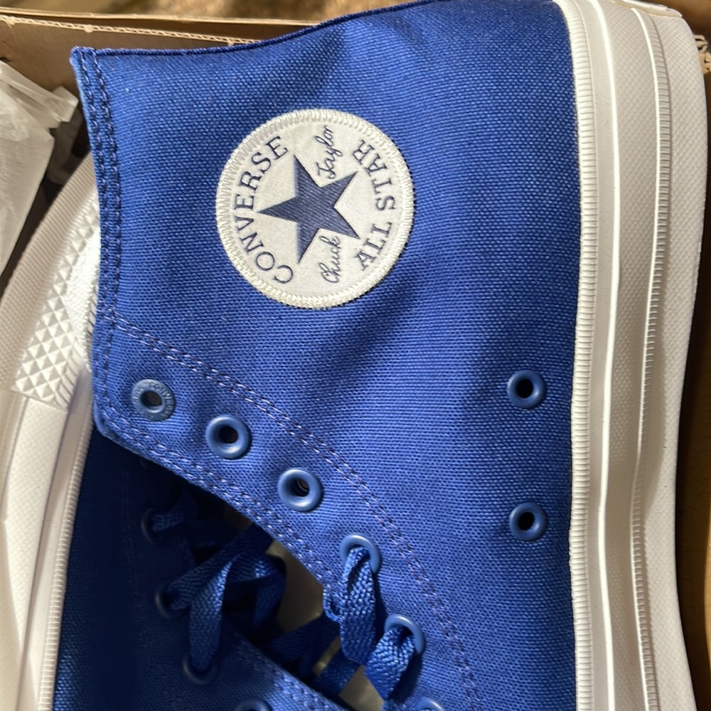 Authentic Blue converse - Picture 9 of 13